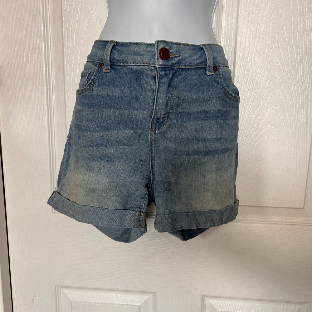Time and true size 6 Jean shorts